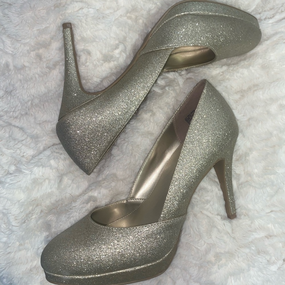 Size 7 gold/silver heels